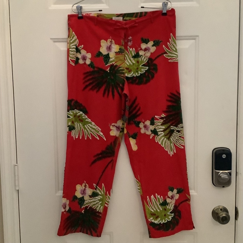Dolce Apparel Petite Pants Red Tropical Flowers Beaded‎ Cropped Size PL